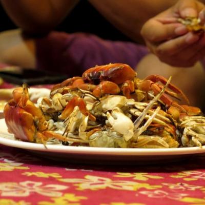 Trải nghiệm săn cua, còng đêm tại đảo Bé ở Lý Sơn